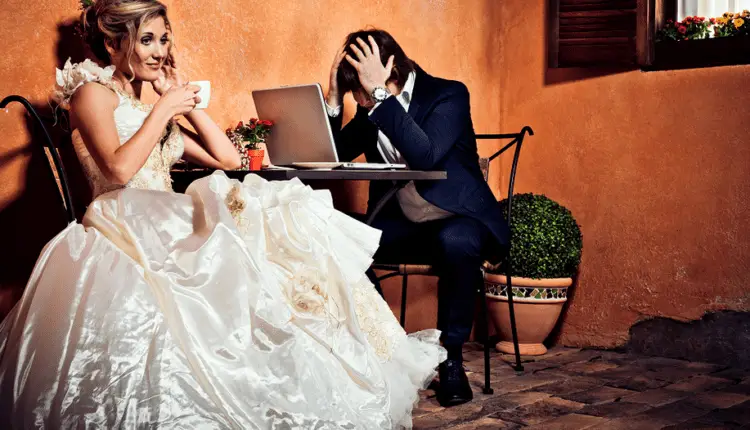 سلبيات وإيجابيات الزواج عبر الإنترنت