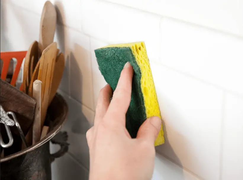 كيفية تنظيف الدهون من حوائط المطبخ
